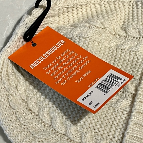 Nobis - No Cold Shoulder Beanie - Picture 11 of 14